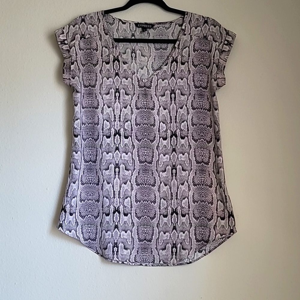 EXPRESS Women's Black and White Snake Print Blouse Size XS